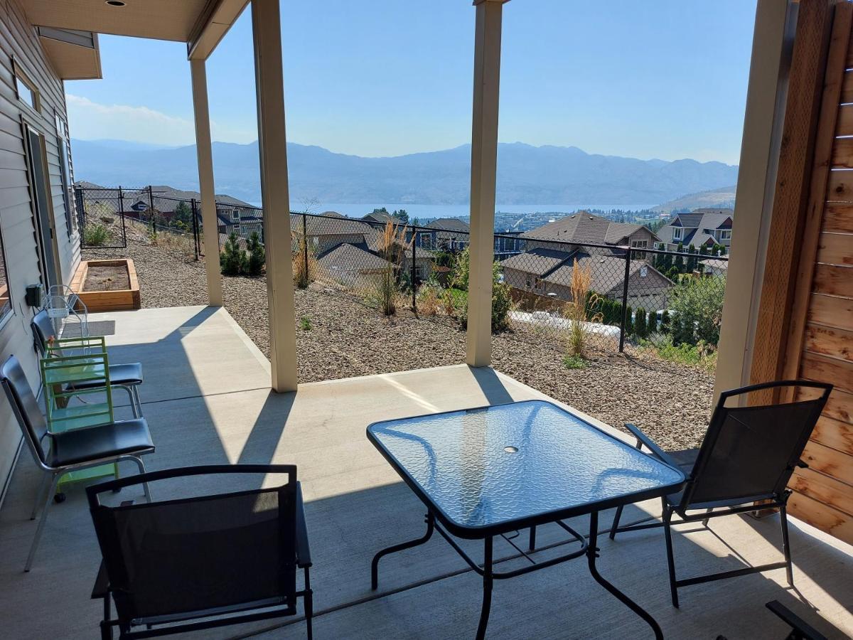 Peaceful And Spacious Lake View 웨스트 켈로나 외부 사진